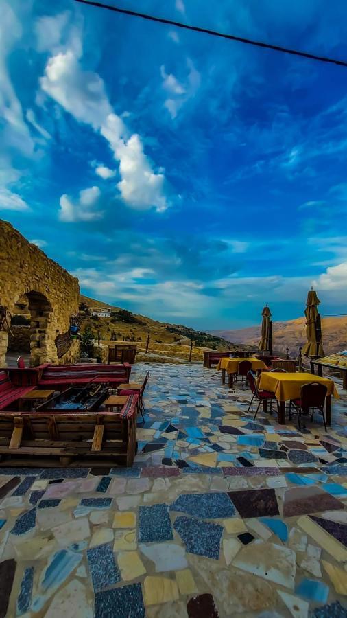 Mumia Restaurant & House Hostal Karak Exterior foto